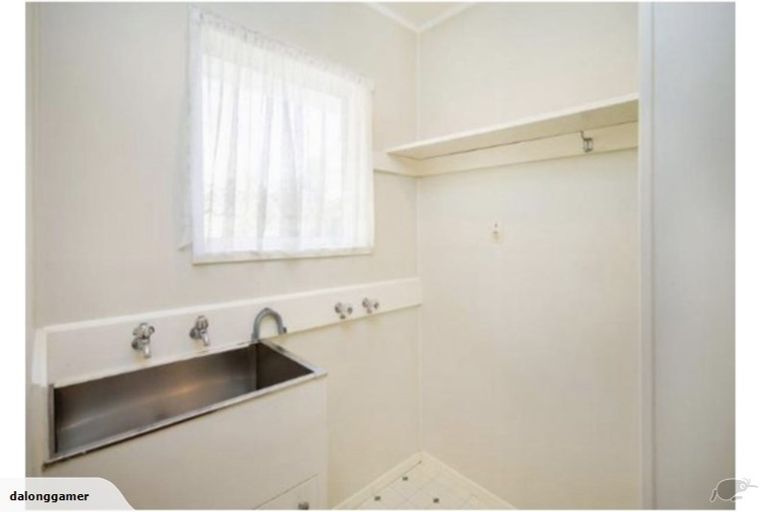 Photo of property in 3/1 Takapu Street, Henderson, Auckland, 0612