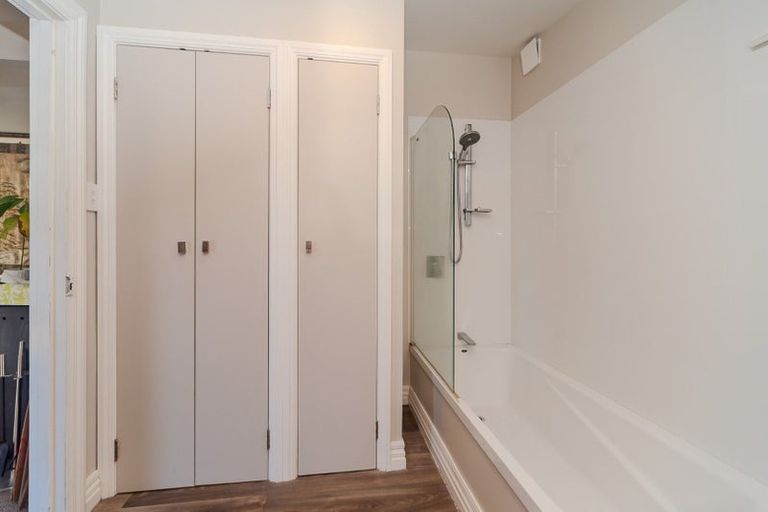 Photo of property in 6 Green Street, Newtown, Wellington, 6021