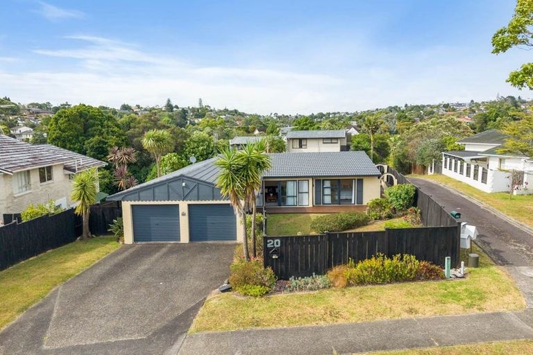 Photo of property in 20 John Downs Drive, Browns Bay, Auckland, 0630