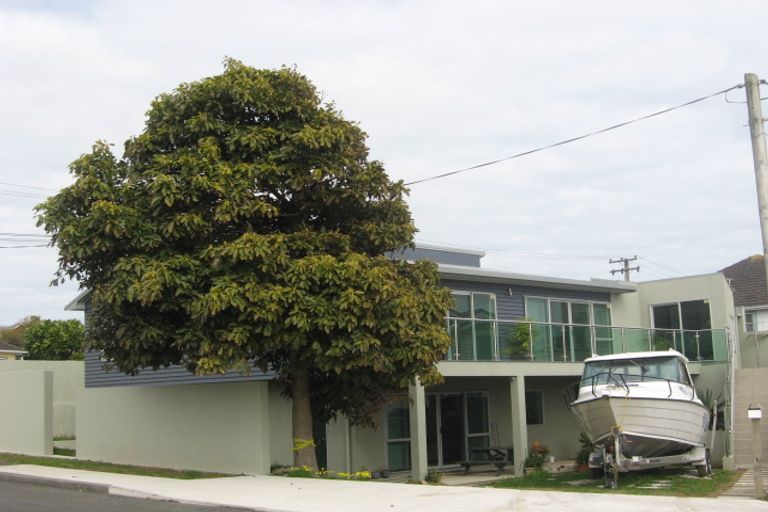 Photo of property in 14 Bayly Road, Moturoa, New Plymouth, 4310