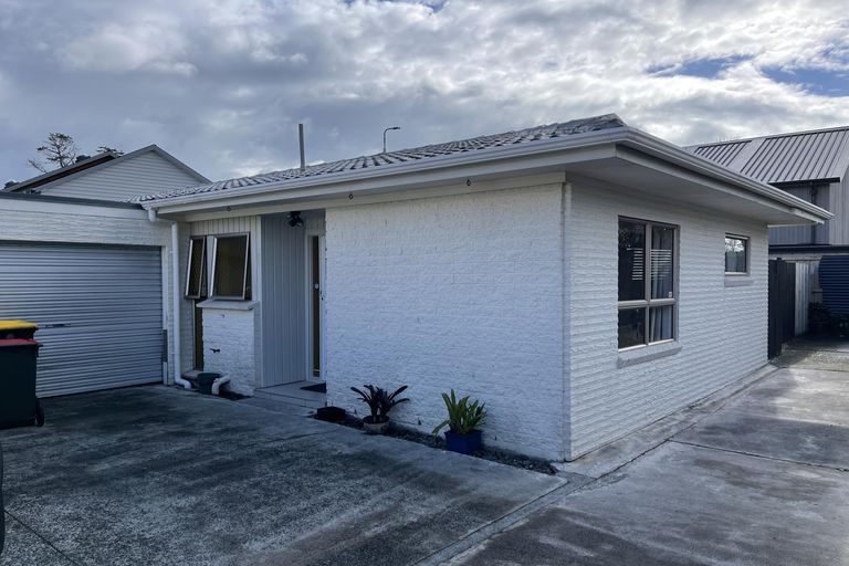 Photo of property in 2/12 Clovelly Road, Bucklands Beach, Auckland, 2012