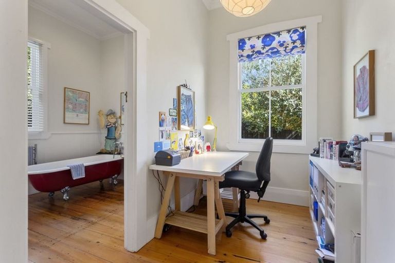 Photo of property in 12b Kawerau Avenue, Devonport, Auckland, 0624