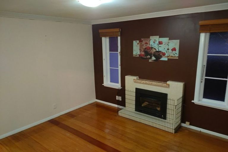 Photo of property in 36 Gibbons Street, Upper Hutt Central, Upper Hutt, 5018