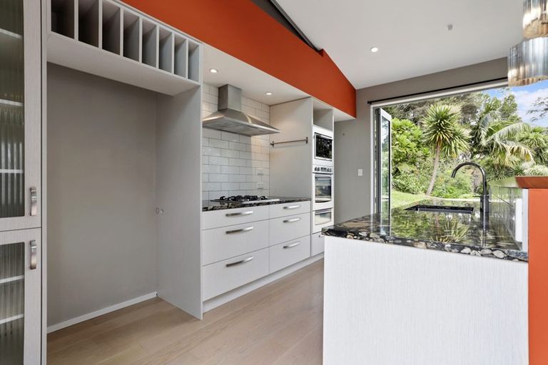 Photo of property in 5 Jays Road, Titirangi, Auckland, 0604