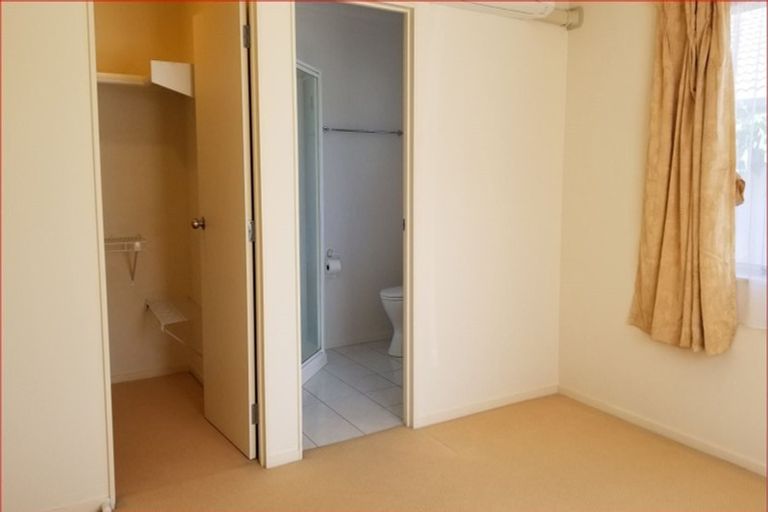 Photo of property in 12 Wheaton Place, Glen Eden, Auckland, 0602