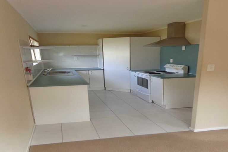 Photo of property in 13 Trengove Place, West Harbour, Auckland, 0618