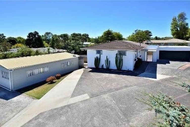 Photo of property in 70 Hellyers Street, Birkdale, Auckland, 0626