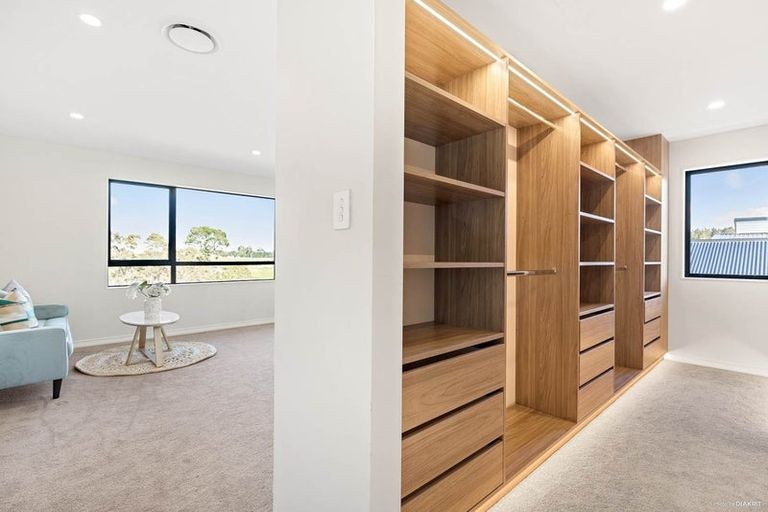 Photo of property in 36 Paparahi Place, Wainui, 0992