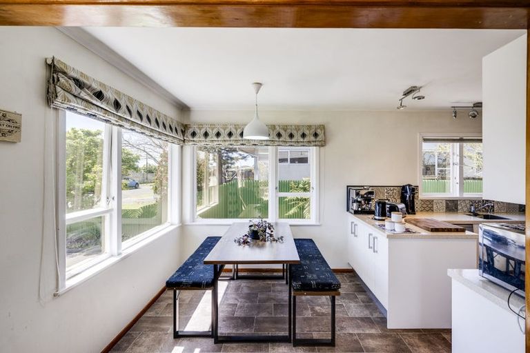 Photo of property in 39 Henley Crescent, Pirimai, Napier, 4112