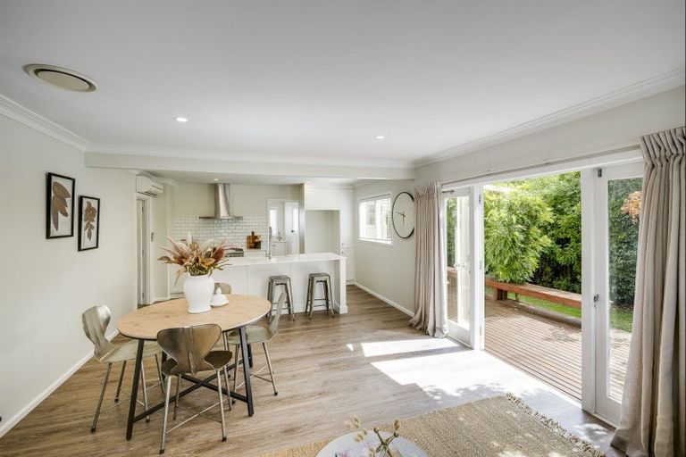 Photo of property in 2 Lovat Street, Havelock North, 4130