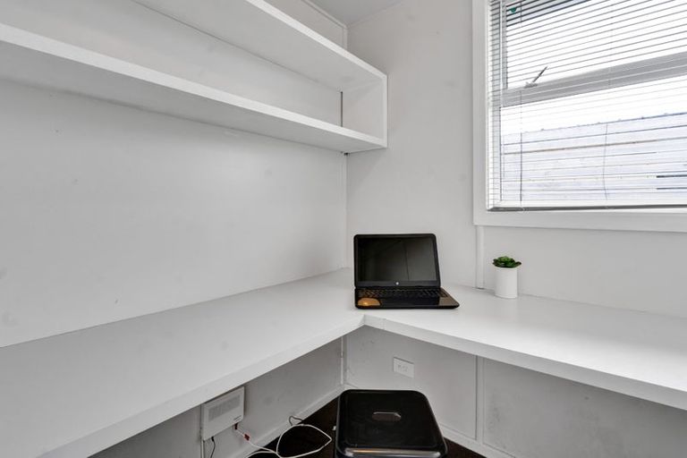 Photo of property in 17 Rainsford Street, Moturoa, New Plymouth, 4310