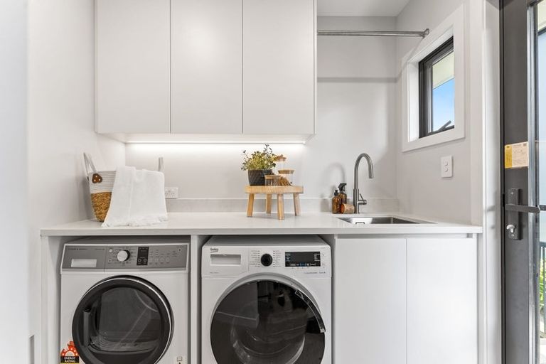 Photo of property in 75 Tiri Road, Manly, Whangaparaoa, 0930