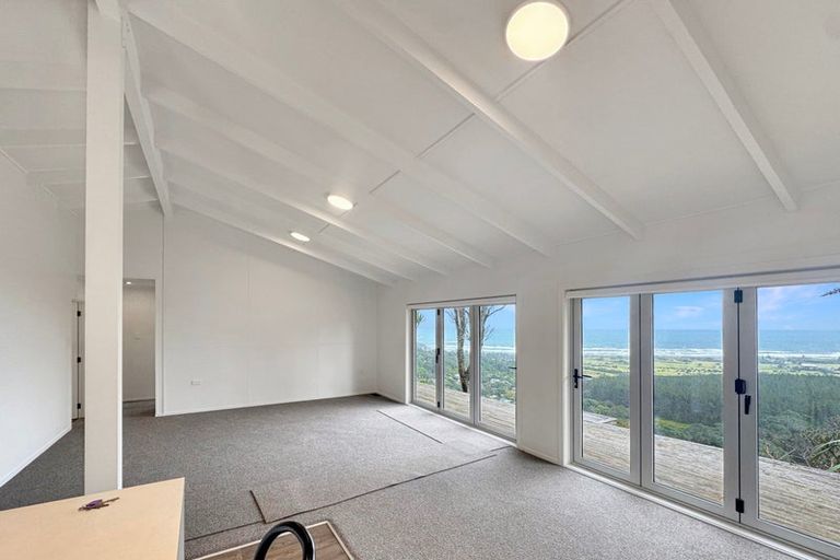 Photo of property in 51 Oaia Road, Muriwai, Waimauku, 0881