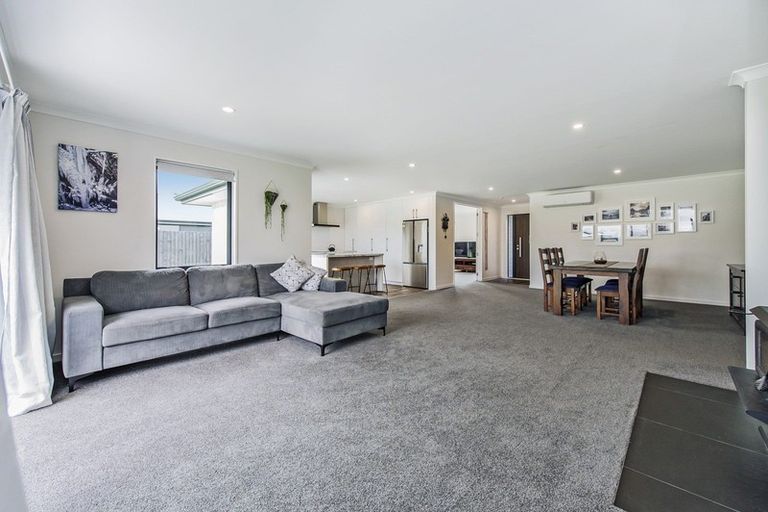 Photo of property in 8 Suffolk Drive, Kirwee, 7571