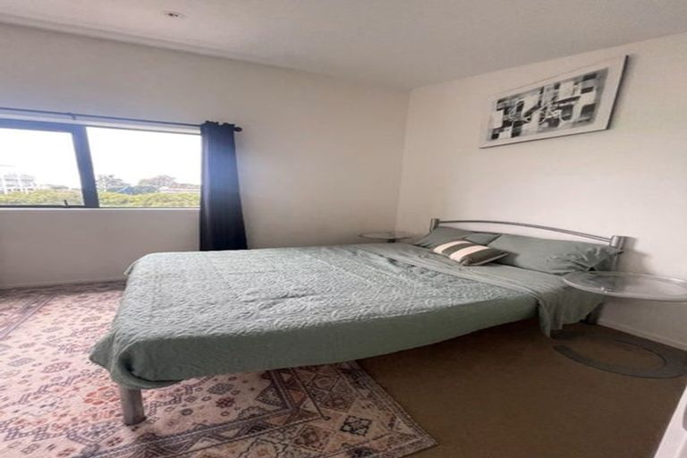 Photo of property in 14 Rara Lane, Manukau, Auckland, 2104