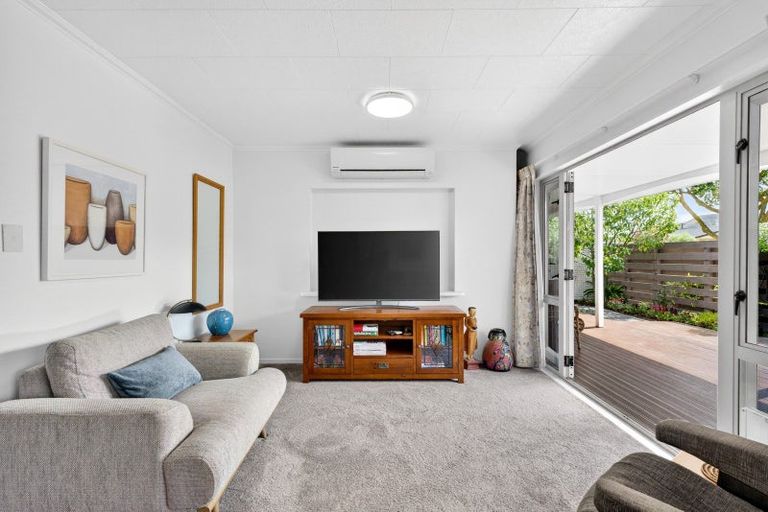 Photo of property in 57 Avenue Road, Greenmeadows, Napier, 4112