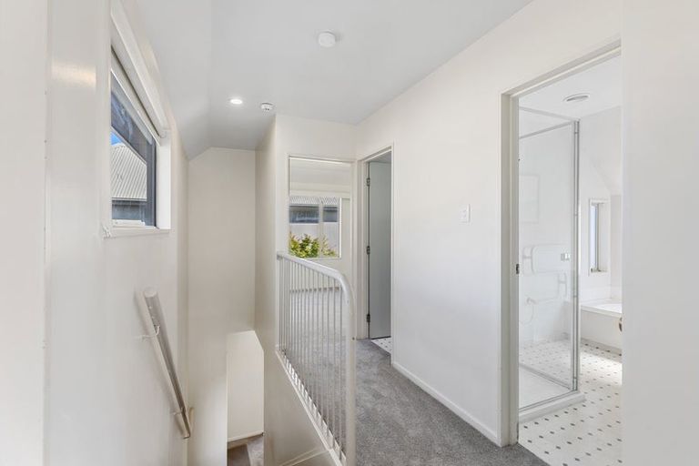 Photo of property in 4/17 Longley Place, Addington, Christchurch, 8024