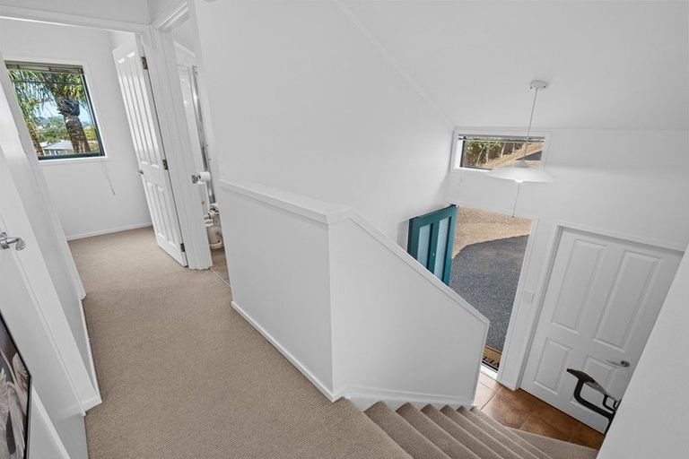 Photo of property in 2/62 Target Road, Totara Vale, Auckland, 0629