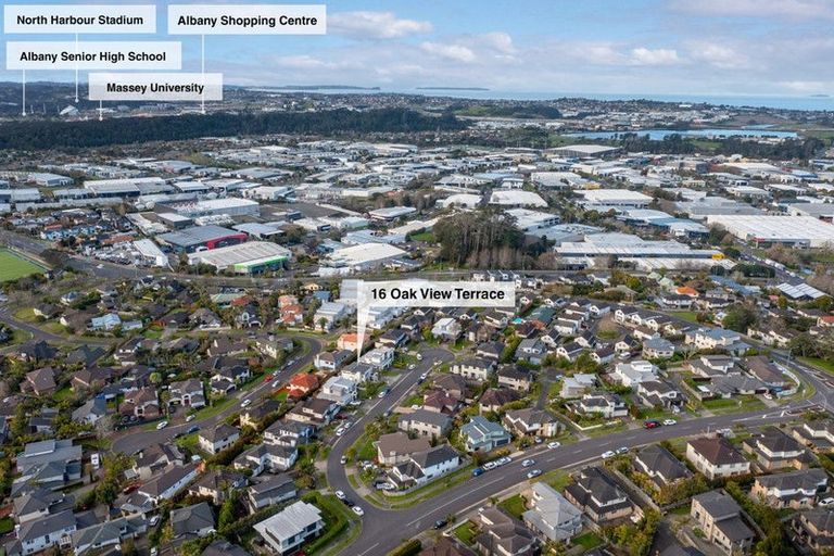 Photo of property in 16 Oak View Terrace, Schnapper Rock, Auckland, 0632