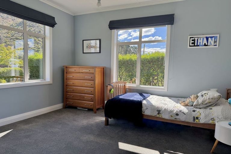 Photo of property in 66 Bledisloe Street, Kurow, 9435