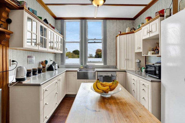 Photo of property in 18 Mills Street, Eltham, 4322