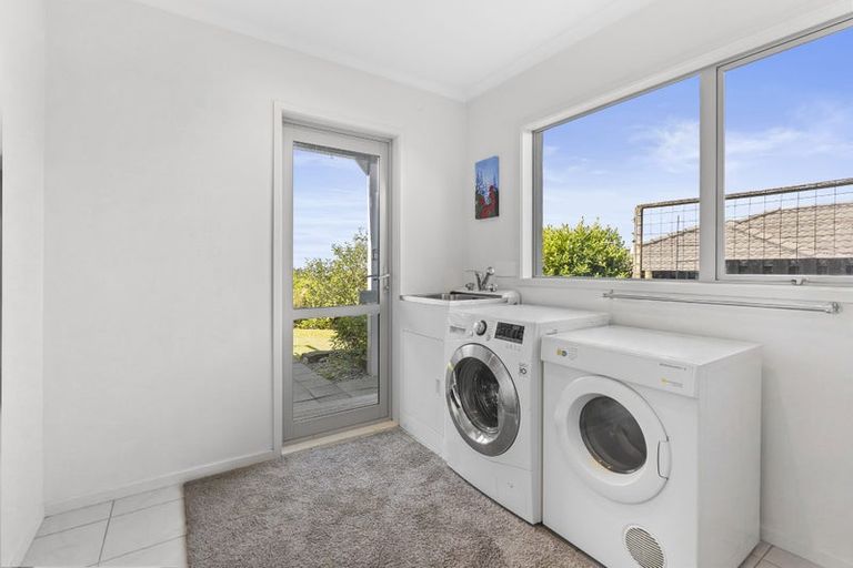 Photo of property in 60 Chesterfield Way, Orewa, 0931