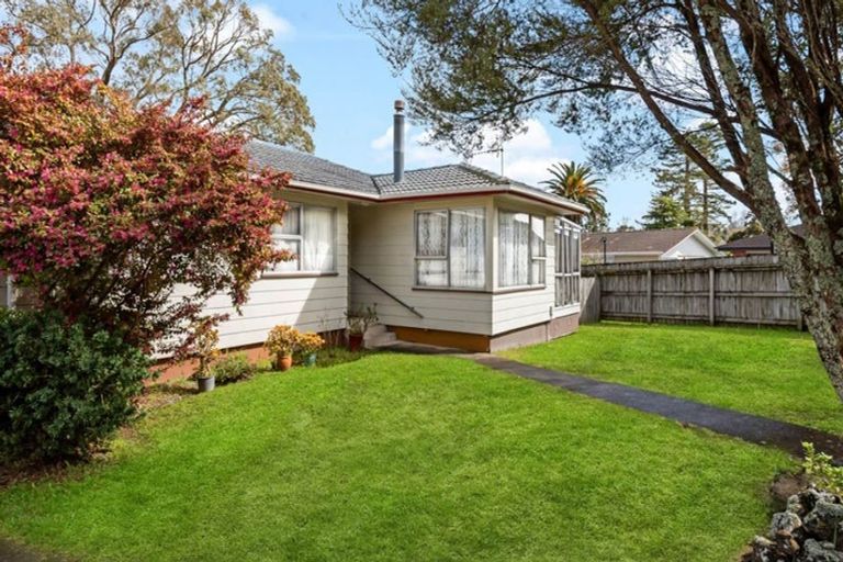 Photo of property in 77 Chilcott Road, Henderson, Auckland, 0612