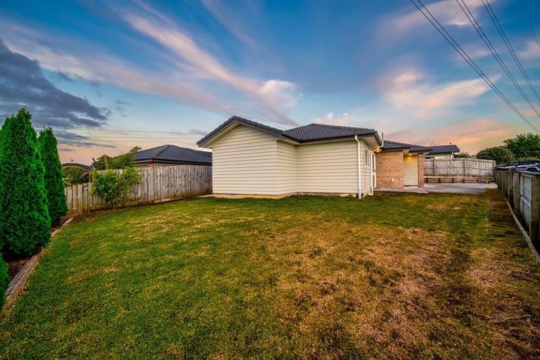 Photo of property in 16 John Broad Place, Flat Bush, Auckland, 2019