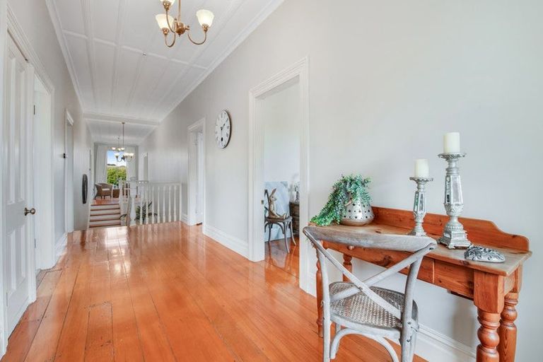 Photo of property in 14 Nelson Street, Helensville, 0800