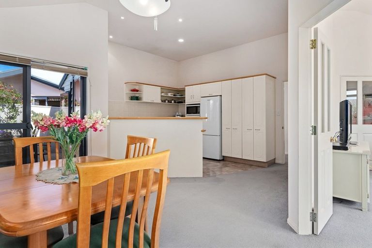 Photo of property in 480a Devonport Road, Tauranga South, Tauranga, 3112