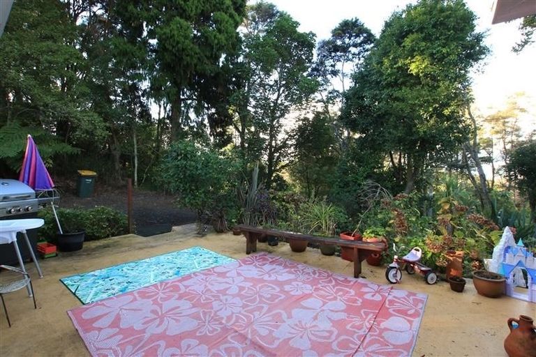 Photo of property in 15 Tinopai Road, Titirangi, Auckland, 0604