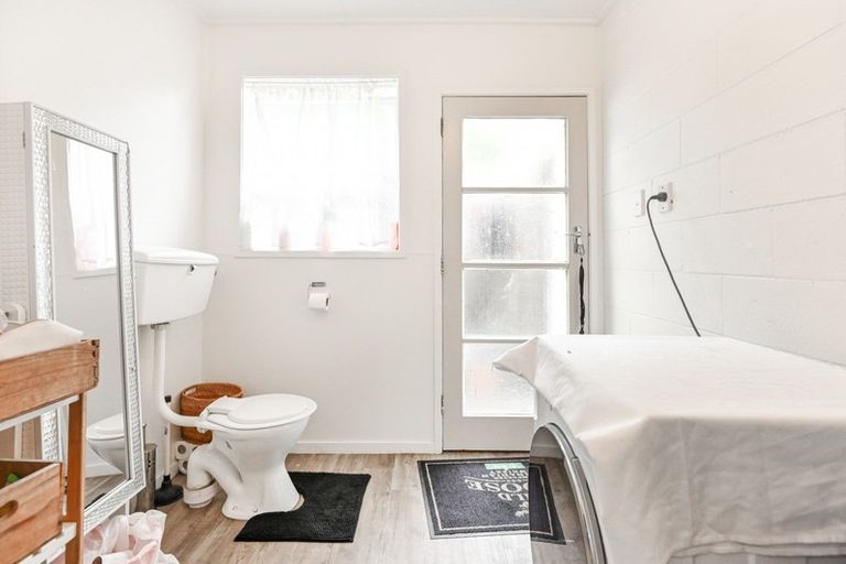 Photo of property in 209 King Street South, Hastings, 4122