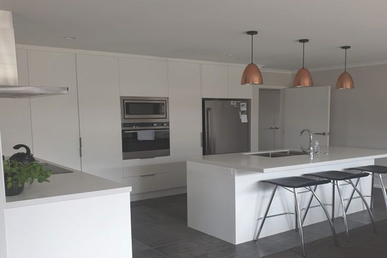 Photo of property in 5 O Ruamano Crescent, Pukekohe, 2120