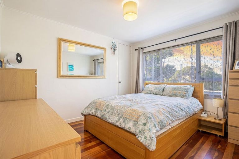 Photo of property in 21 Covil Avenue, Te Atatu South, Auckland, 0610