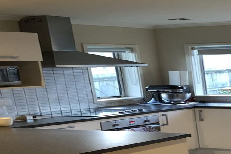 Photo of property in 51a Matipo Road, Te Atatu Peninsula, Auckland, 0610