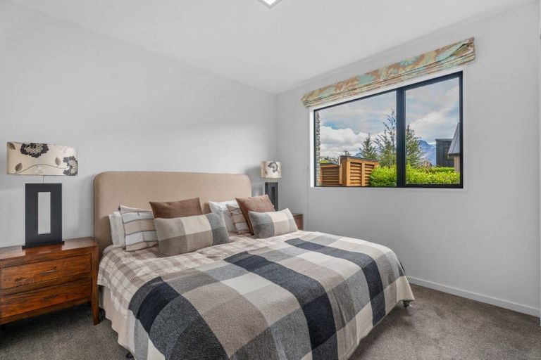 Photo of property in 10 Caithness Court, Jacks Point, Queenstown, 9371