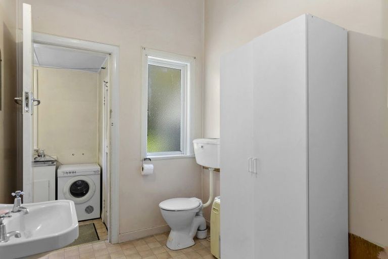 Photo of property in 194 Naenae Road, Naenae, Lower Hutt, 5011