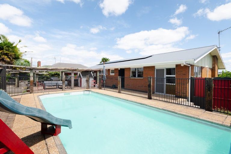 Photo of property in 4 Thomson Avenue, Dinsdale, Hamilton, 3204