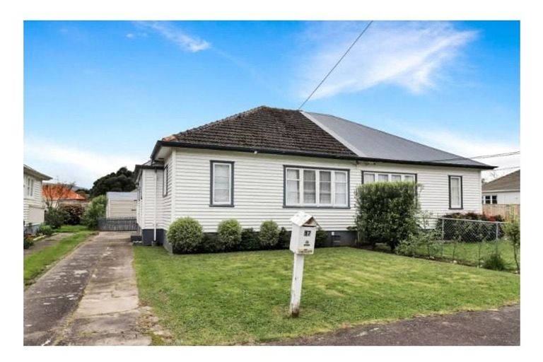 Photo of property in 17 Hall Crescent, Epuni, Lower Hutt, 5011