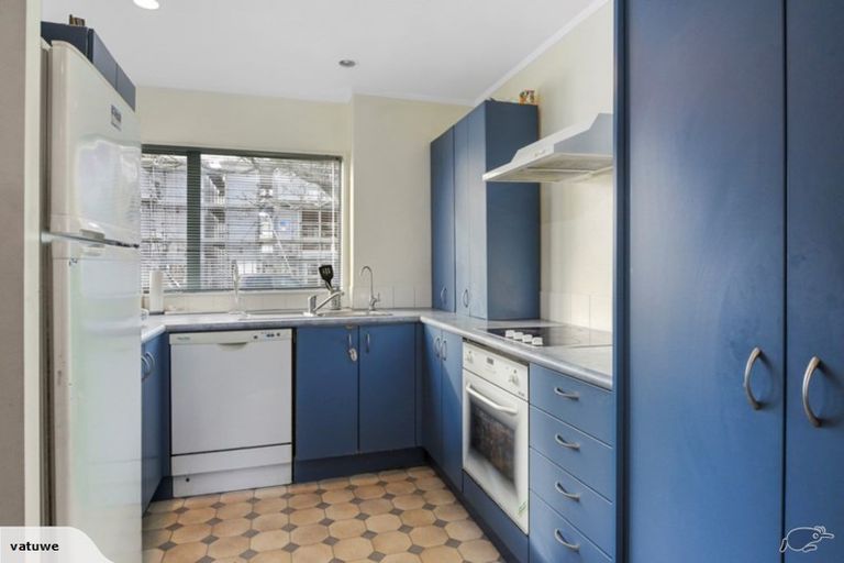 Photo of property in 35 Stephen Avenue, Henderson, Auckland, 0610