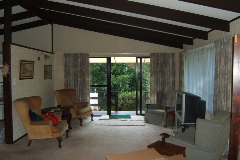 Photo of property in 1/13 Scarlock Avenue, Browns Bay, Auckland, 0630