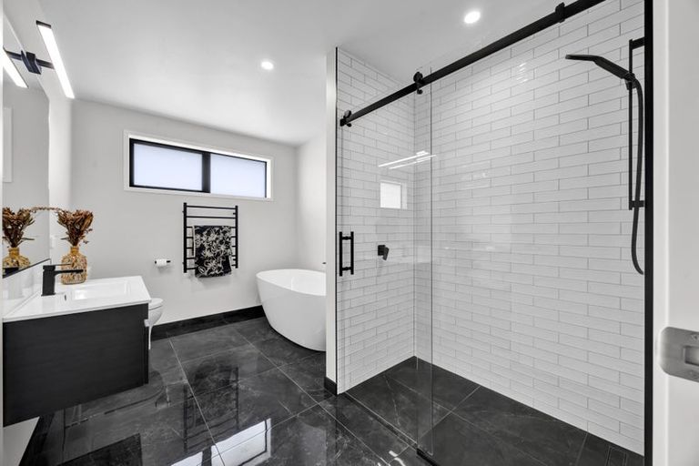 Photo of property in 8 Wheki Lane, Inglewood, 4330