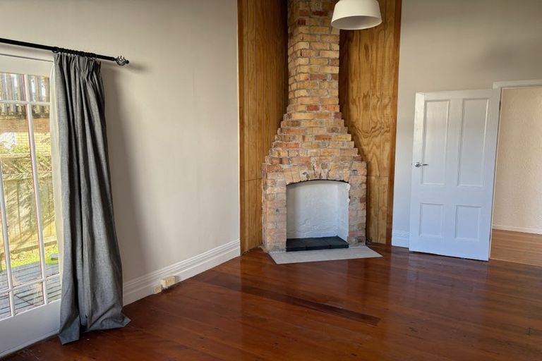 Photo of property in 1/30 Princes Street, Northcote Point, Auckland, 0627