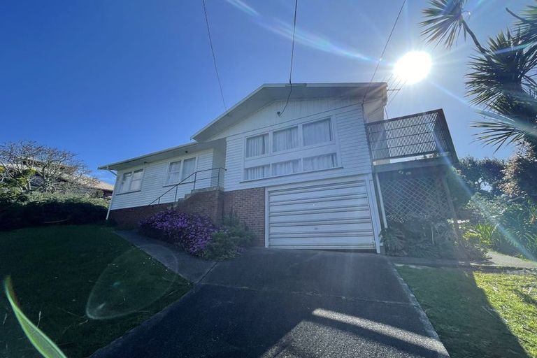 Photo of property in 71 Matipo Road, Mairangi Bay, Auckland, 0630