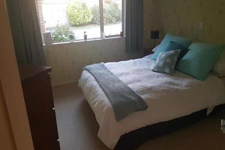 Photo of property in 72a Summerhill Drive, Fitzherbert, Palmerston North, 4410