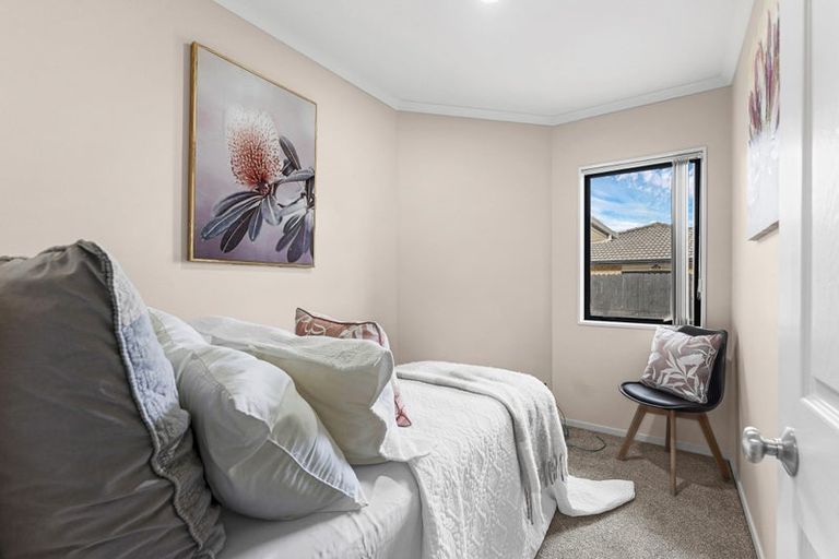Photo of property in 8 Bokeen Lane, Flat Bush, Auckland, 2019