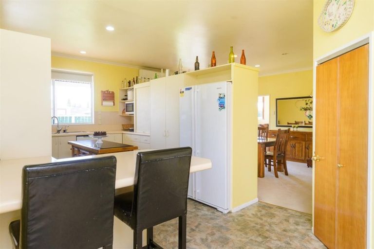 Photo of property in 20 Ross Street, Marton, 4710