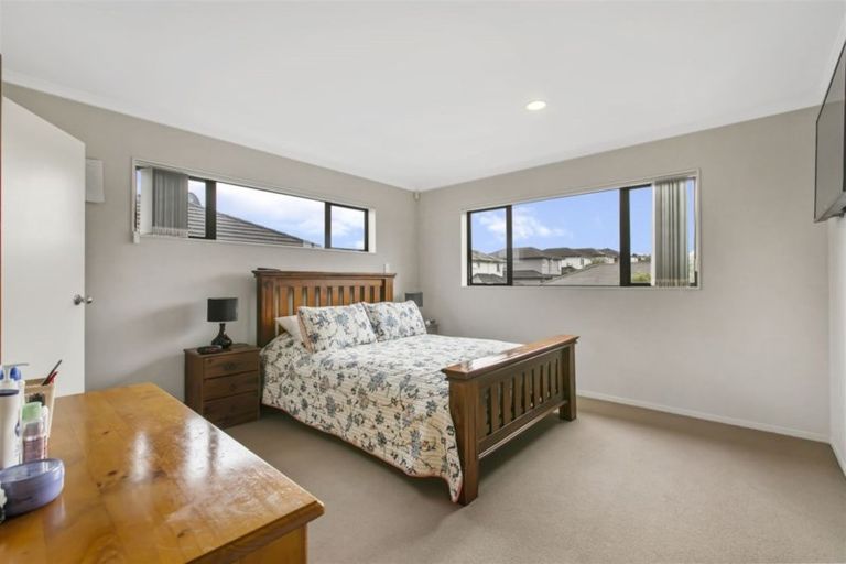 Photo of property in 24 Sarteano Drive, Manurewa, Auckland, 2105