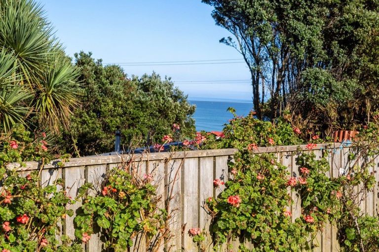 Photo of property in 10 Tohu Place, Spotswood, New Plymouth, 4310