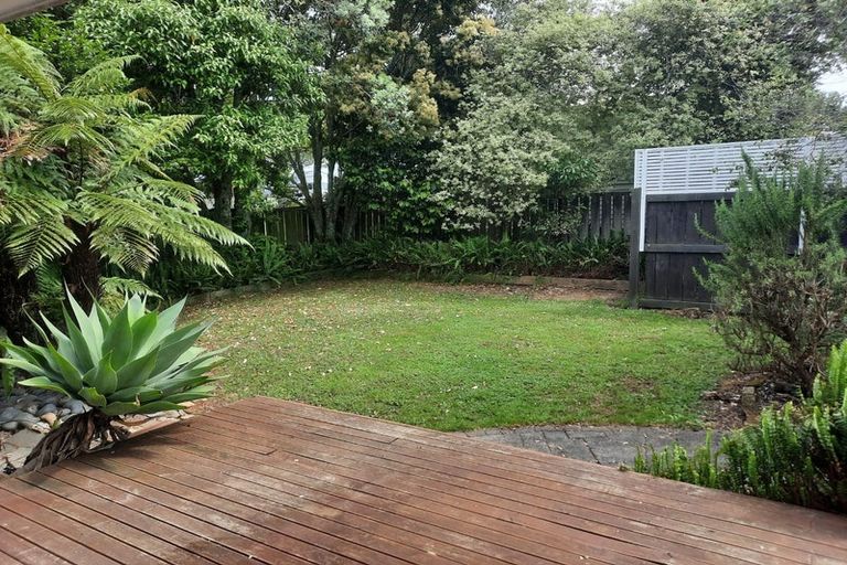 Photo of property in 2/14 Mona Vale, West Harbour, Auckland, 0618